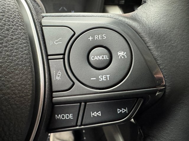 Used 2022 Toyota Corolla Cross LE image 15