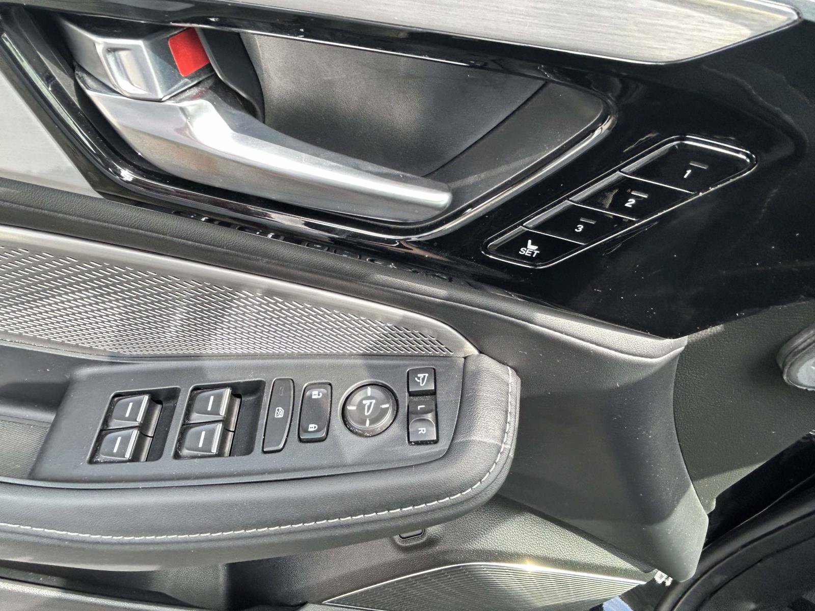 Used 2024 Acura MDX w/ Technology Package AWD/4WD image 13