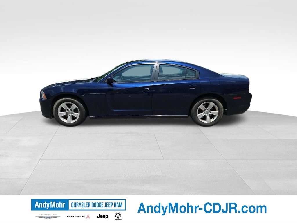 Used 2014 Dodge Charger SE RWD image 4