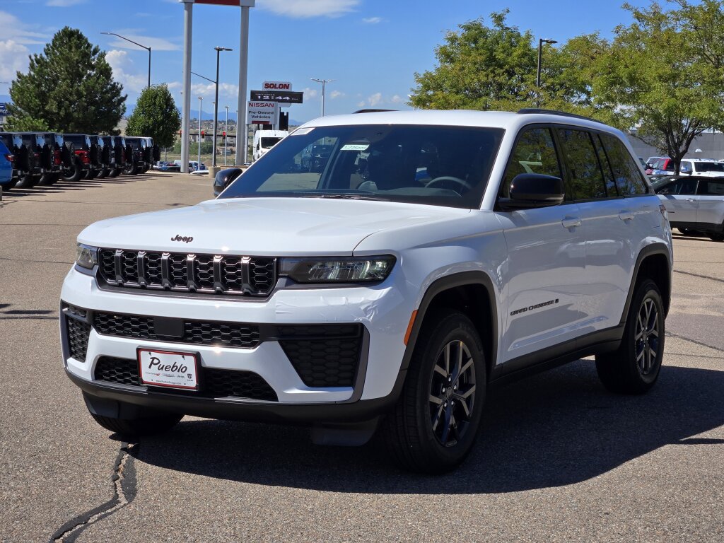 New 2027 Jeep Grand Cherokee Altitude AWD/4WD image 5