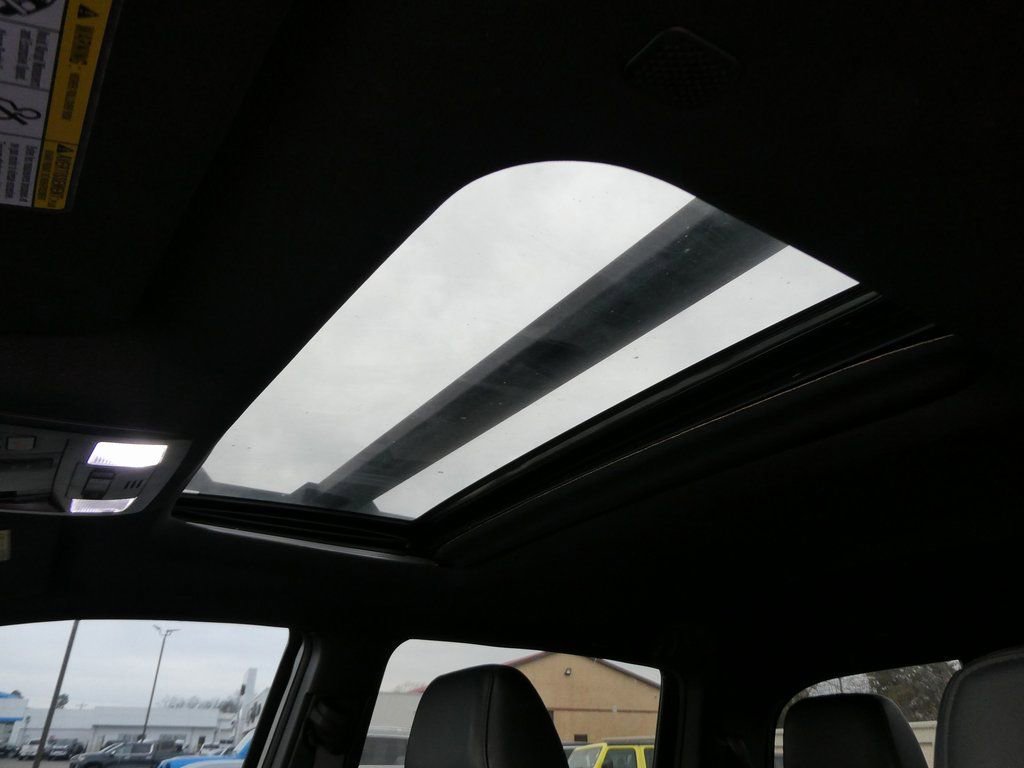 Used 2023 Toyota Tacoma TRD Off-Road w/ TRD Premium Off Road Package AWD/4WD image 10