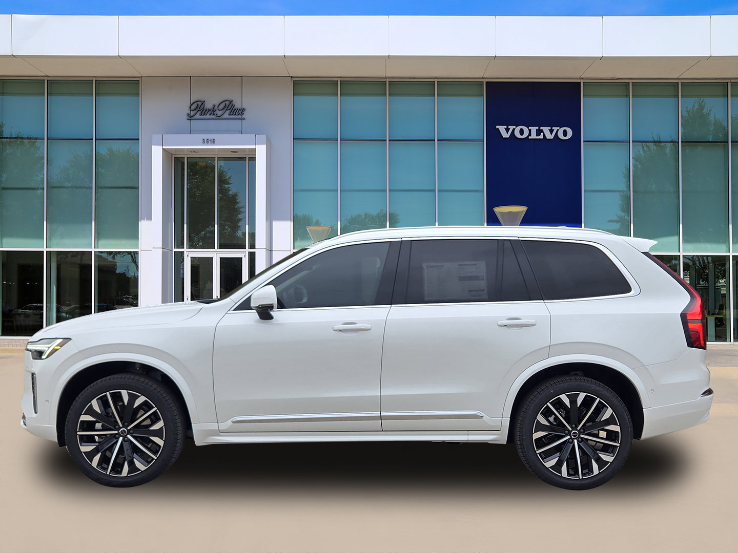 New 2026 Volvo XC90 B6 Ultra w/ Protection Package image 3