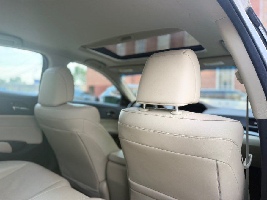 Used 2013 Acura ILX w/ Technology Package FWD image 11