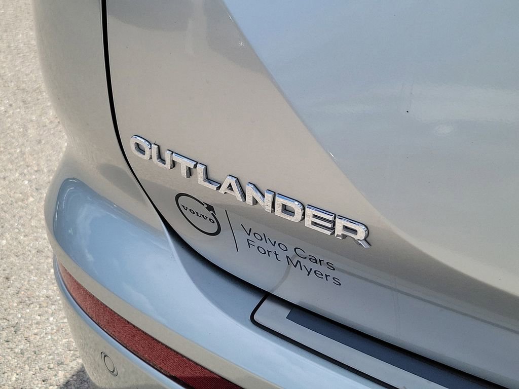 Used 2023 Mitsubishi Outlander SE image 14