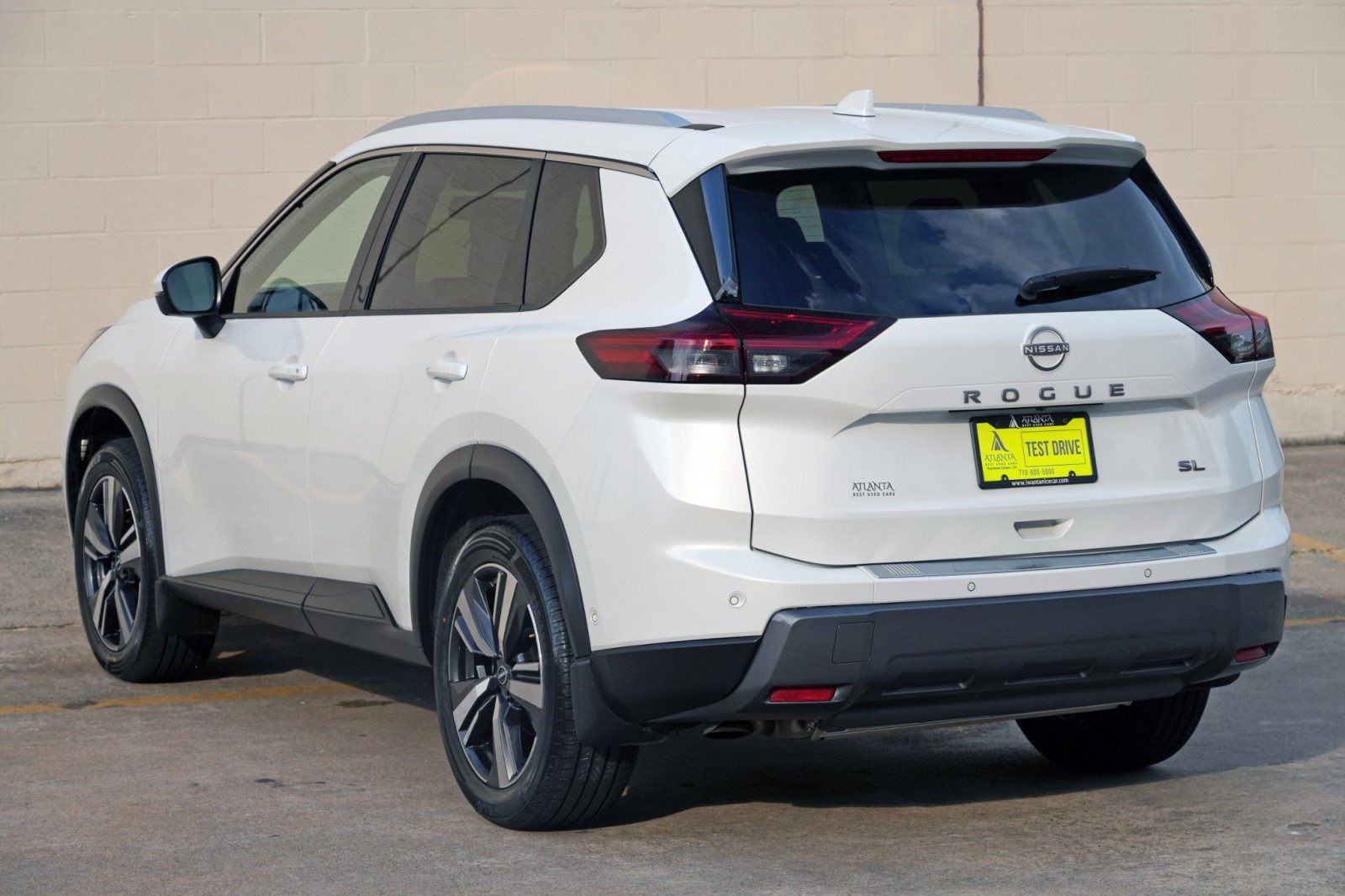 Used 2025 Nissan Rogue SL FWD image 46