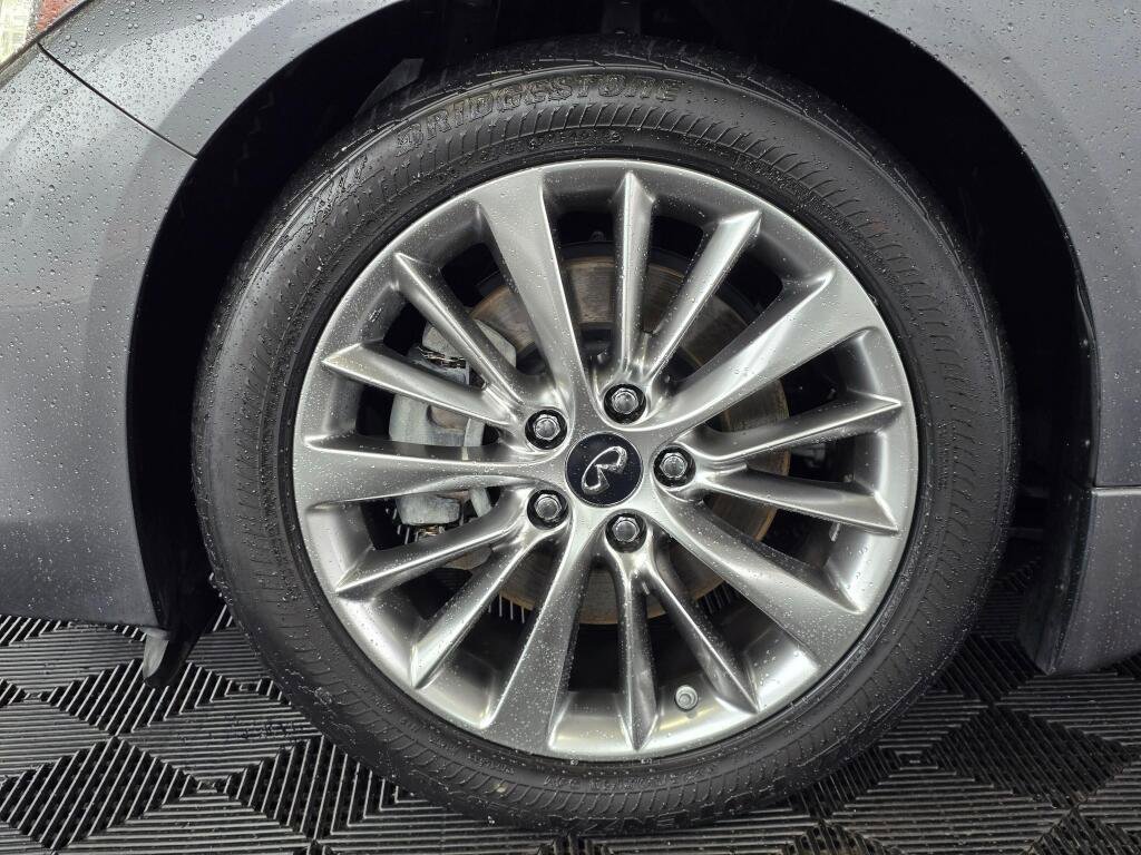 Used 2019 INFINITI Q50 Luxe w/ Essential Package (3.0T Luxe) AWD/4WD image 11