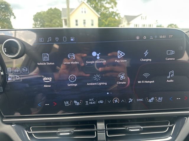 New 2025 Chevrolet Equinox EV RS w/ Convenience Package II FWD image 12