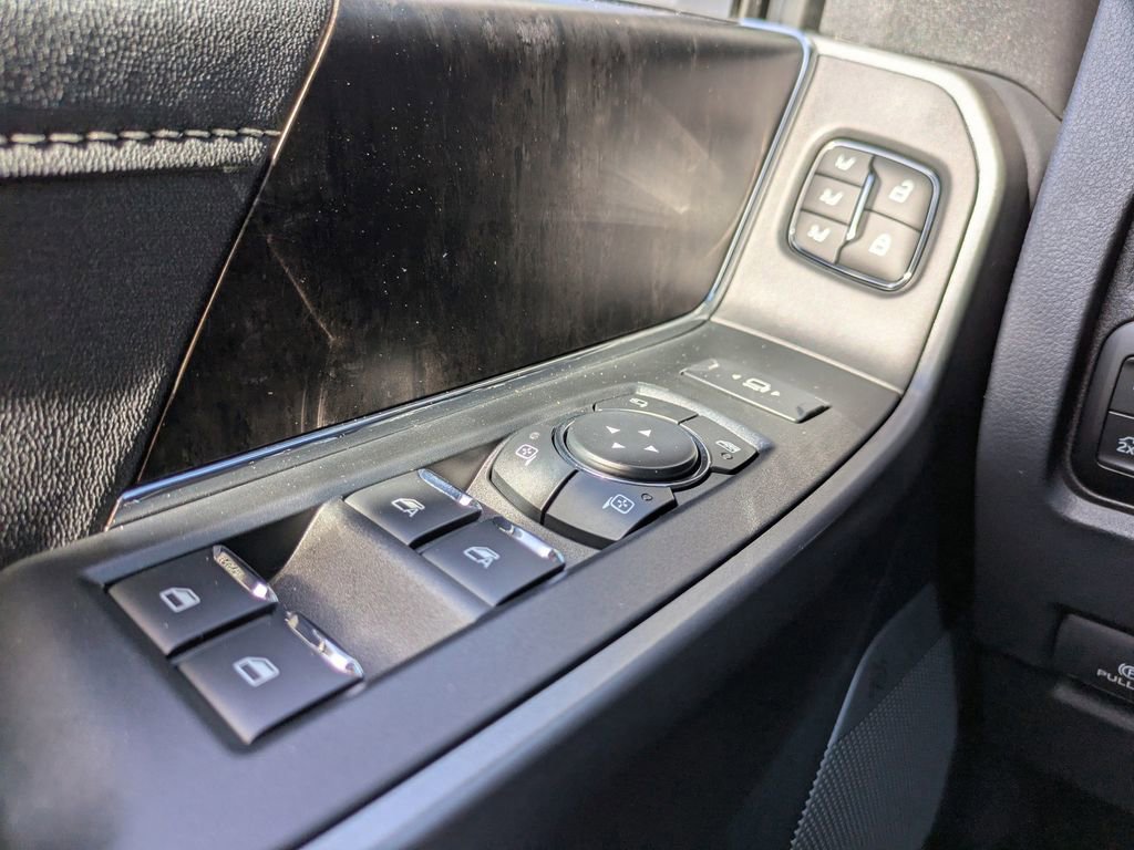 New 2026 Ford F350 Lariat w/ Black Appearance Package image 28