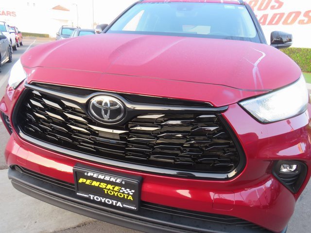 New 2025 Toyota Highlander XLE image 5