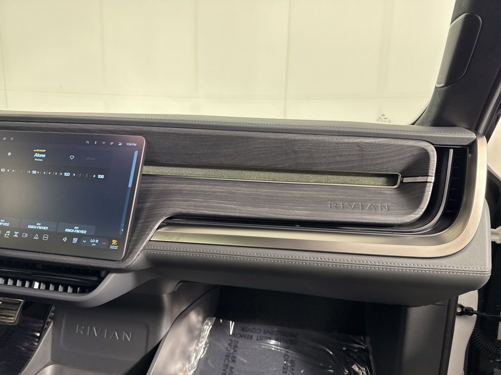 Used 2023 Rivian R1T Adventure image 10