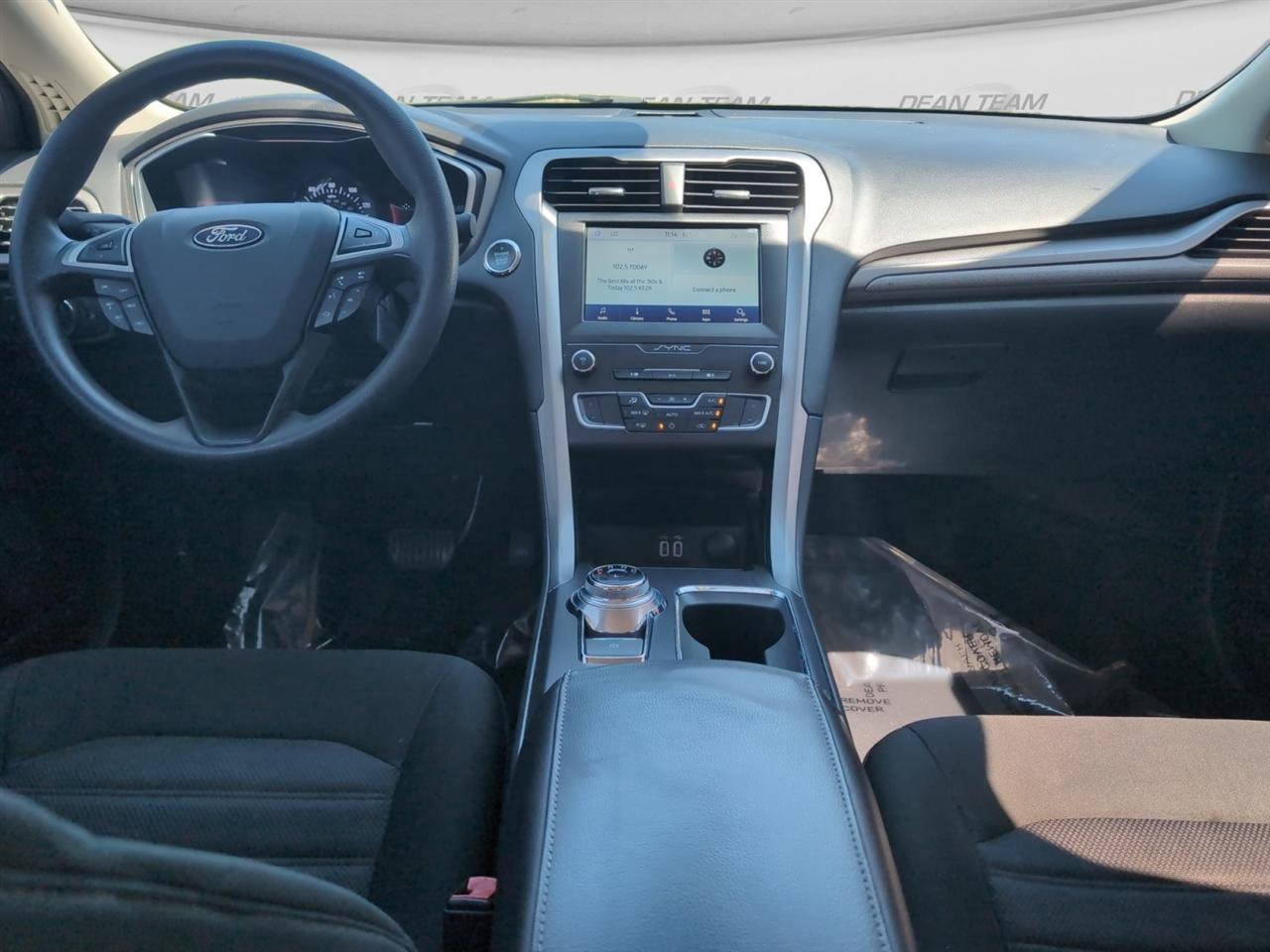 Used 2020 Ford Fusion SE FWD image 12
