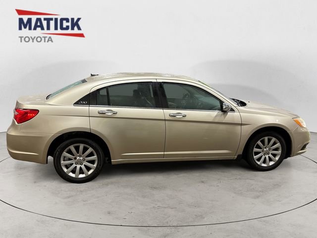 Used 2014 Chrysler 200 Limited image 8