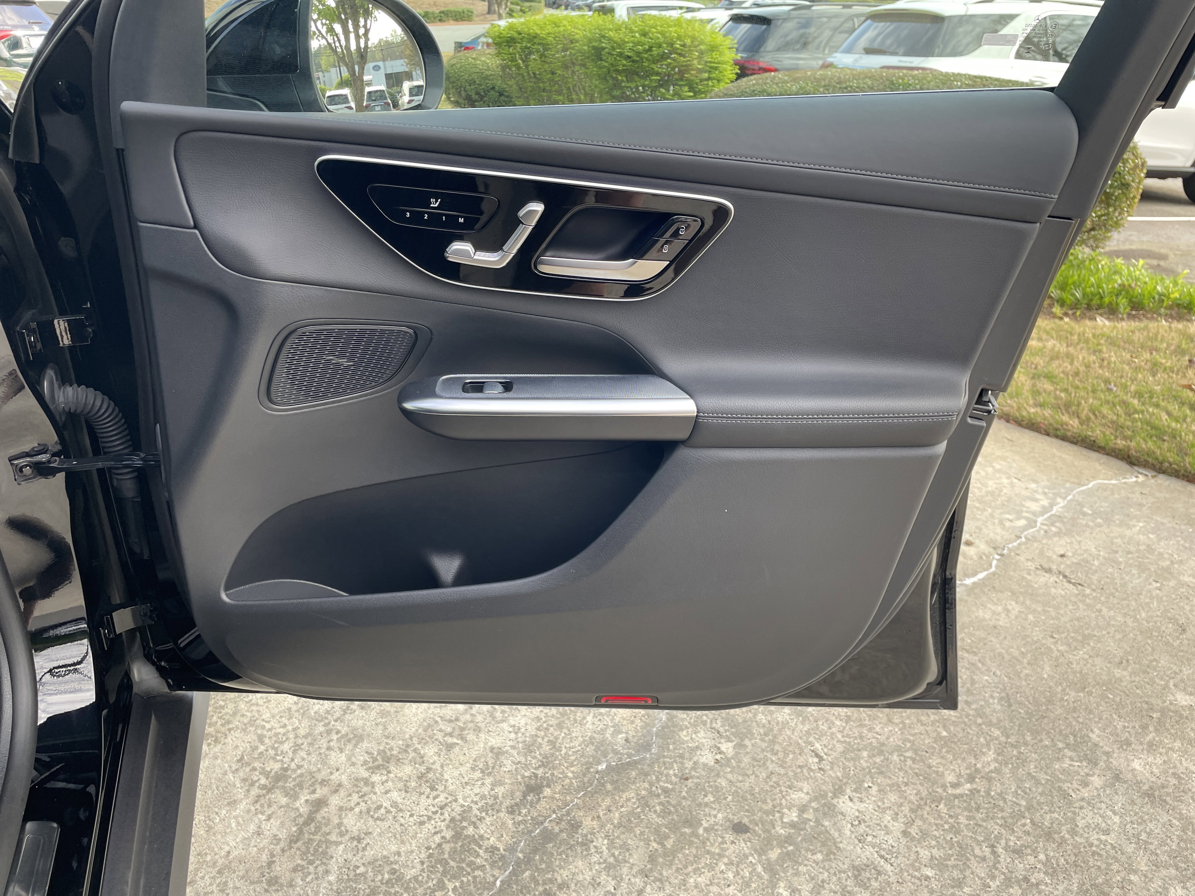 Certified 2025 Mercedes-Benz GLC 300 4MATIC w/ Driver Assistance Package image 47