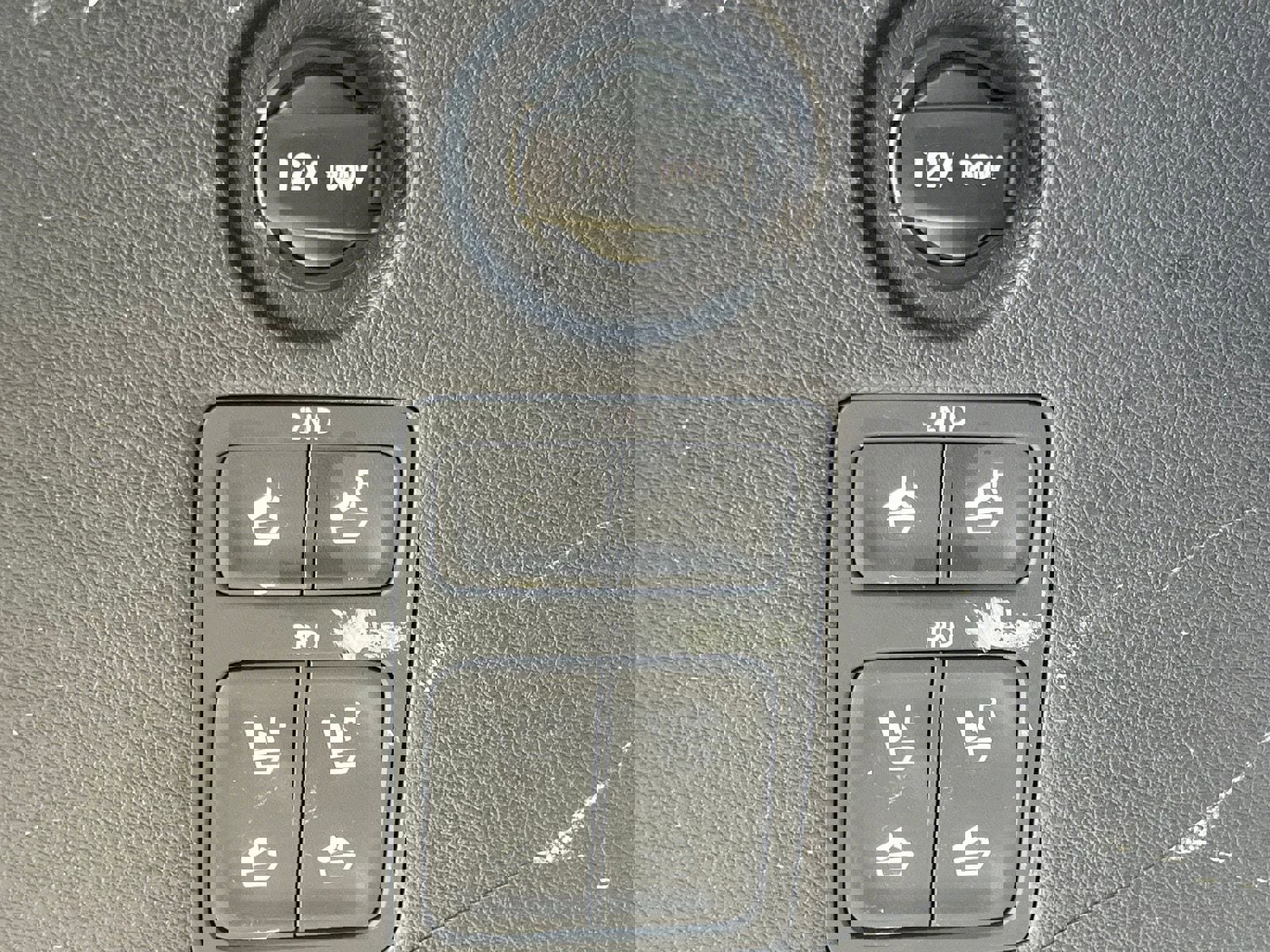 Used 2023 Hyundai Palisade Limited w/ Winter Package image 18