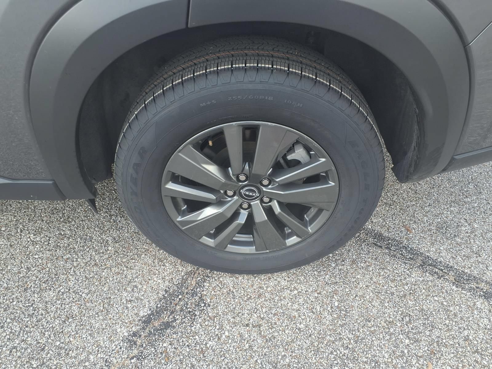 Used 2025 Nissan Pathfinder SV FWD image 25
