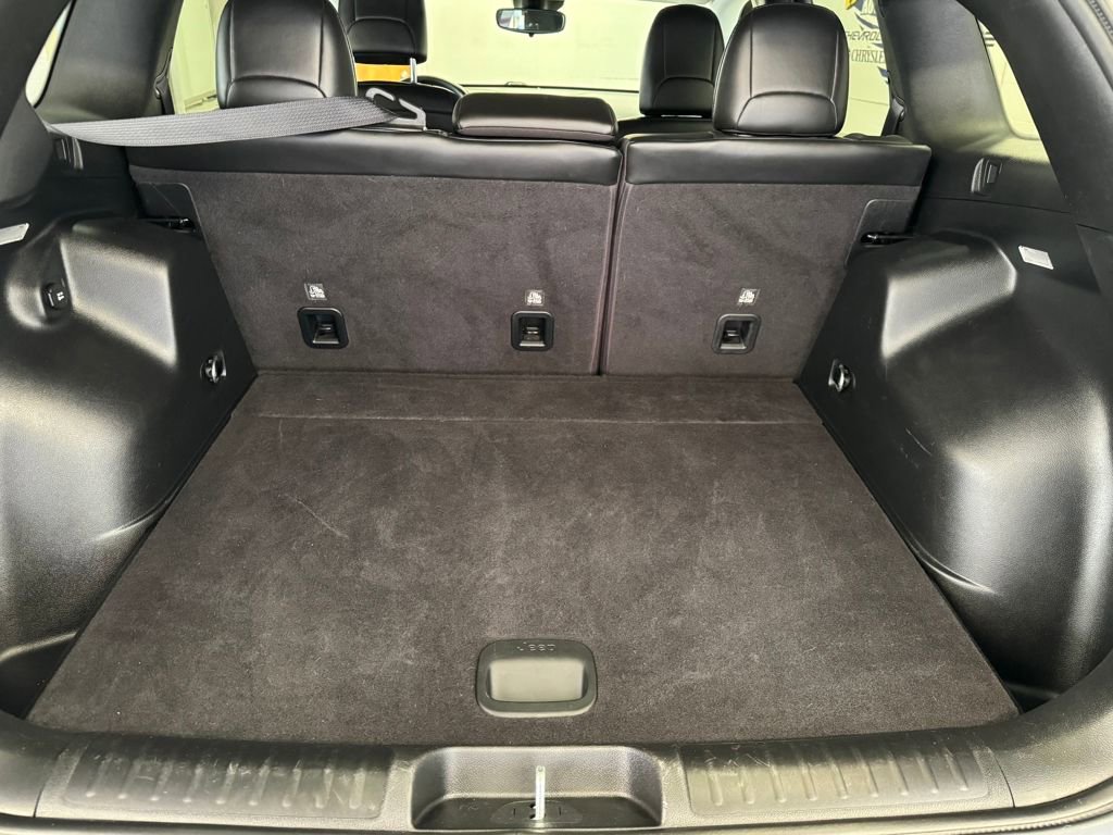 Used 2021 Jeep Cherokee Latitude Lux image 26