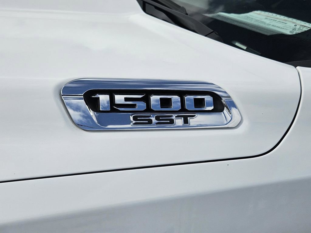 Used 2025 RAM 1500 Big Horn AWD/4WD image 7