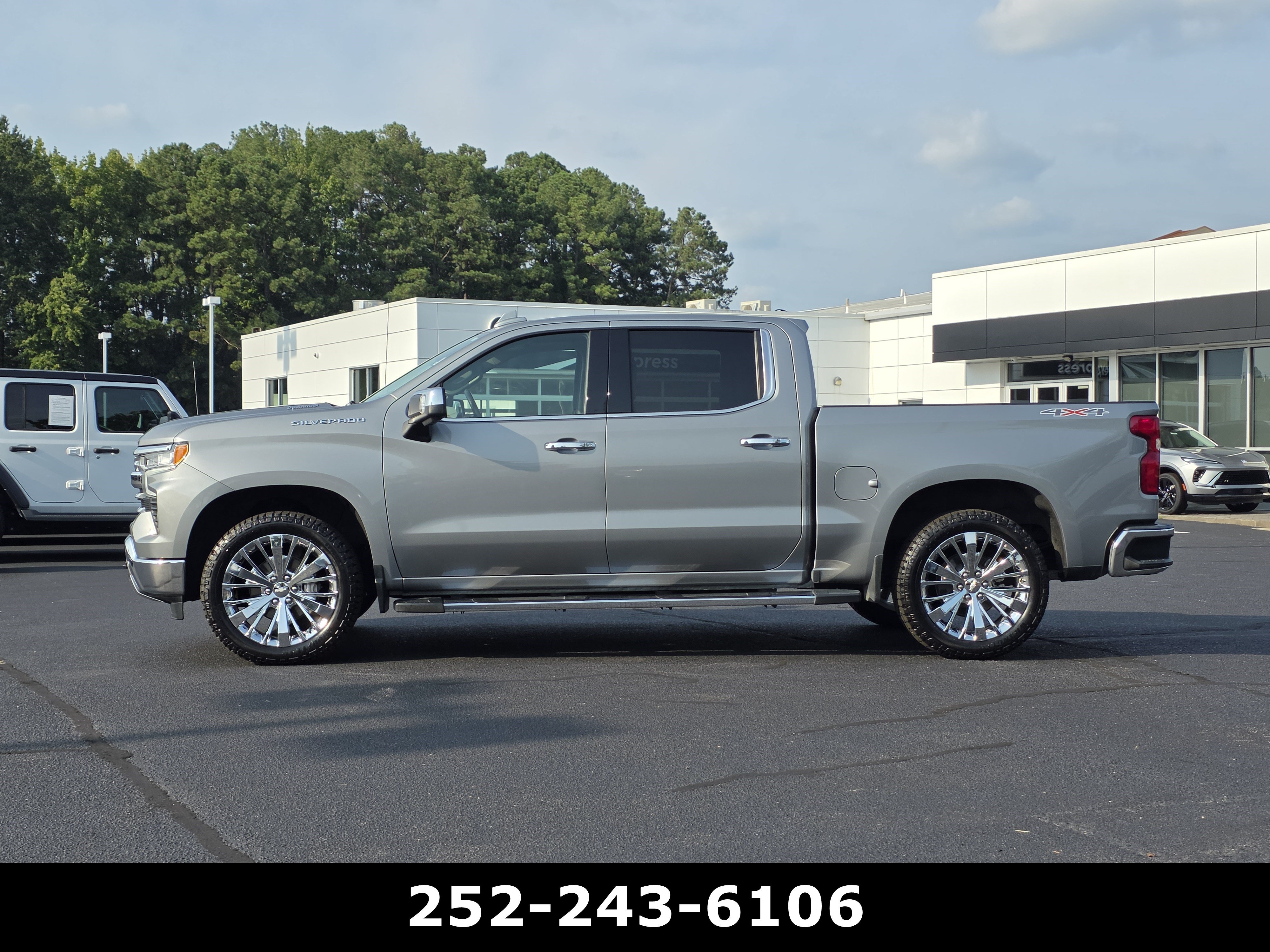 Used 2023 Chevrolet Silverado 1500 LTZ w/ LTZ Premium Package AWD/4WD image 4