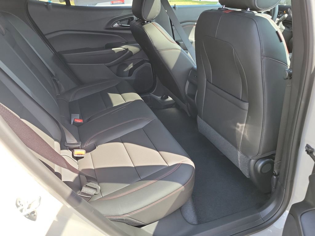 New 2026 Chevrolet Trax RS w/ Sunroof Package FWD image 18