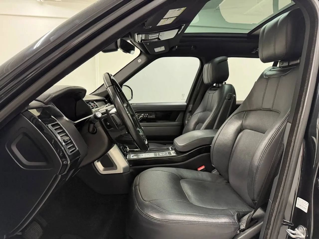 Used 2018 Land Rover Range Rover Supercharged AWD/4WD image 12