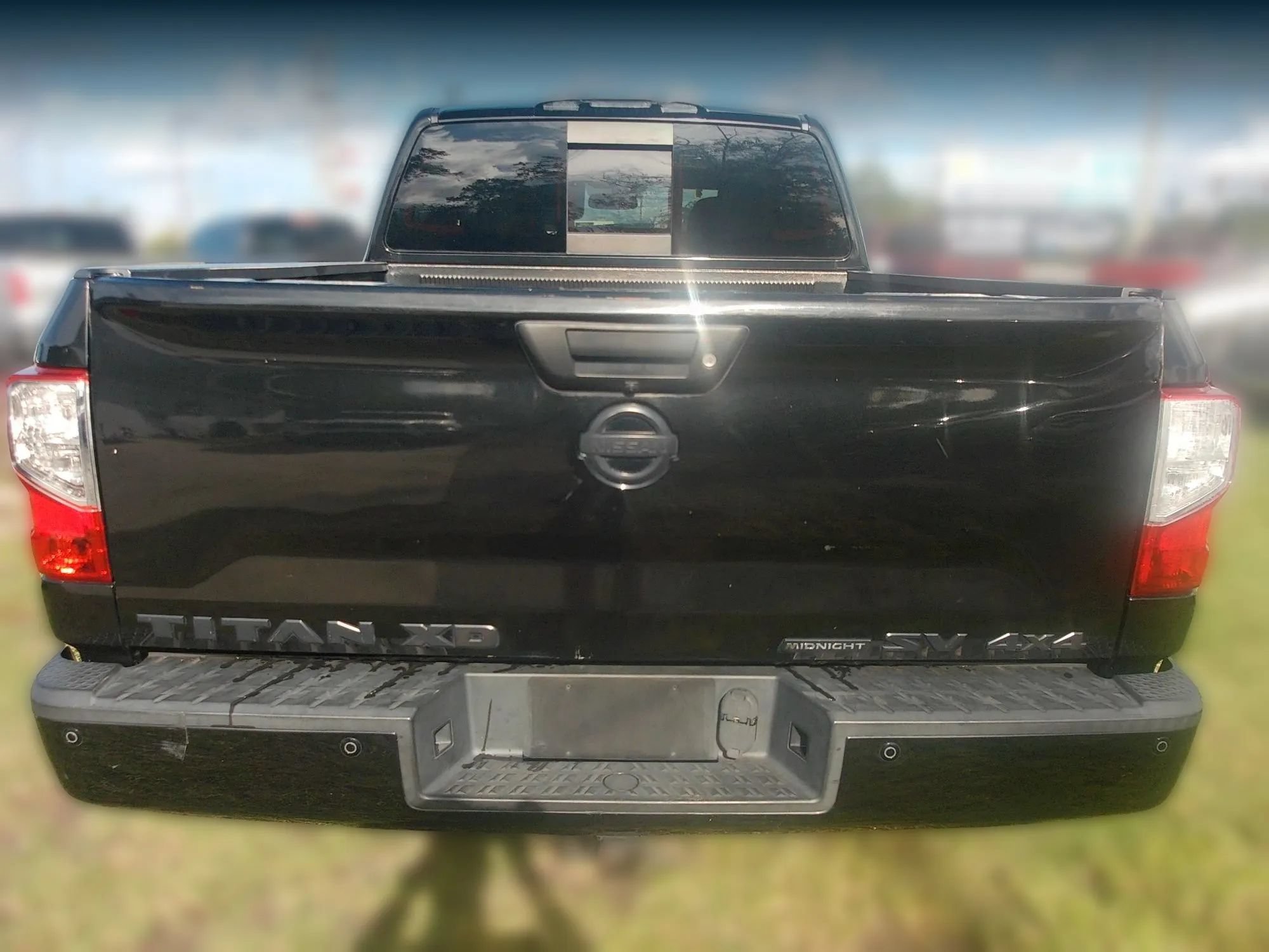 Used 2018 Nissan Titan SV w/ SV Convenience Package AWD/4WD image 6