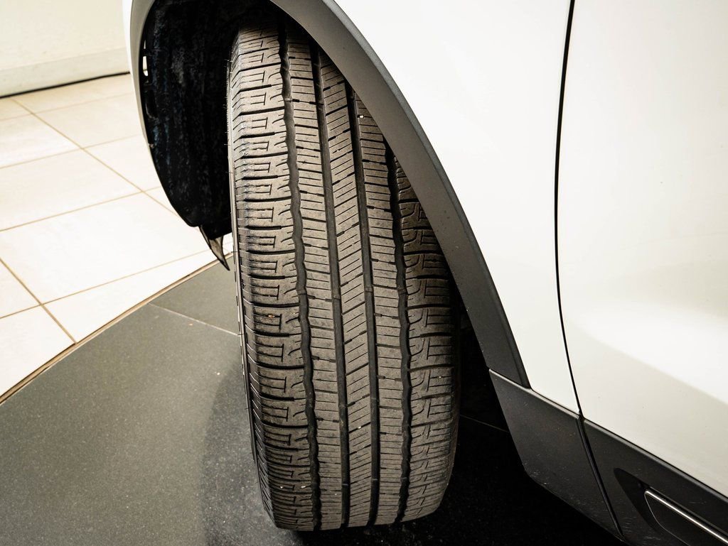 Used 2017 Ford Explorer XLT w/ Equipment Group 202A image 49