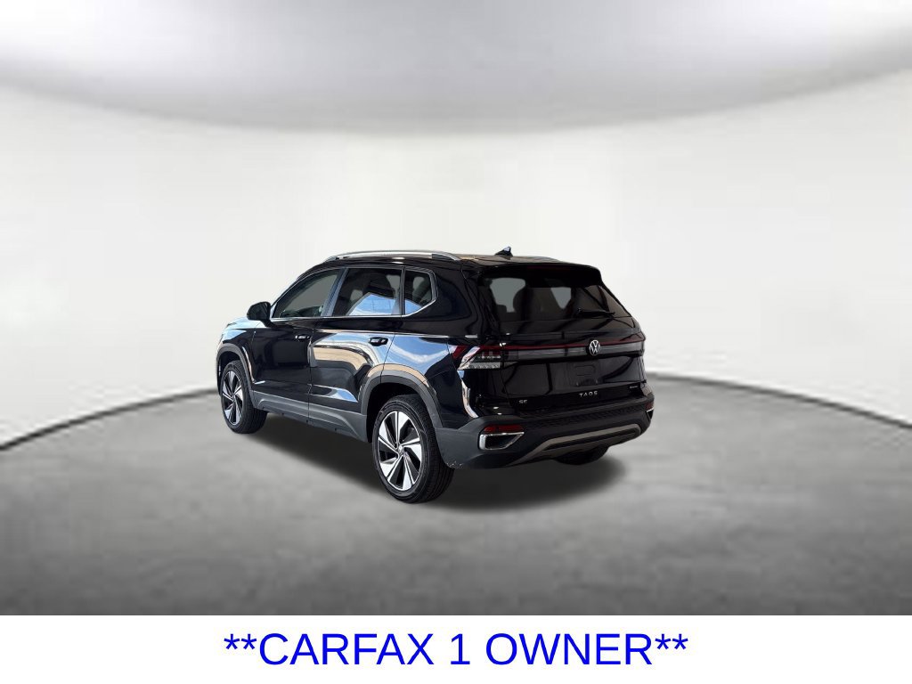Used 2025 Volkswagen Taos SE AWD/4WD image 3
