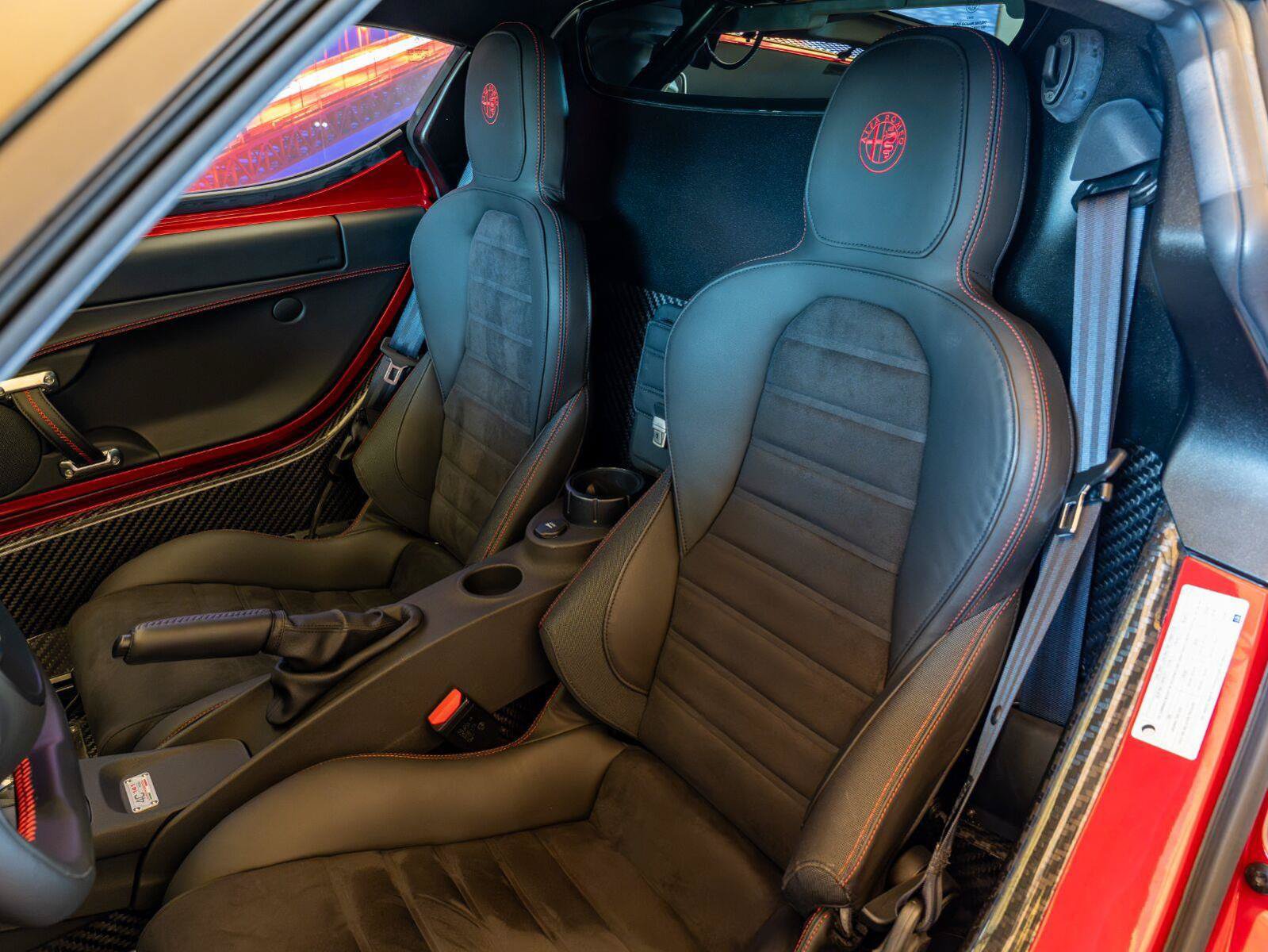 Used 2015 Alfa Romeo 4C Launch Edition w/ Convenience Group RWD image 11