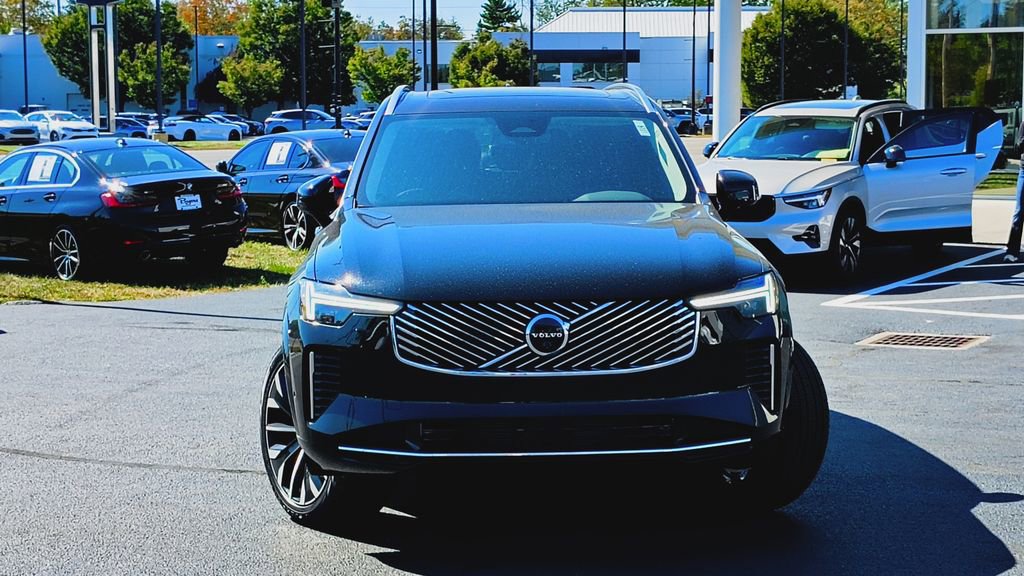 New 2026 Volvo XC90 B6 Plus w/ Protection Package Premier image 32