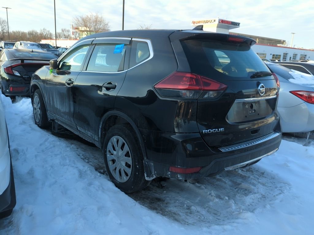 Used 2018 Nissan Rogue S image 4