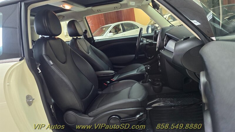 Used 2011 MINI Cooper Hardtop FWD image 12