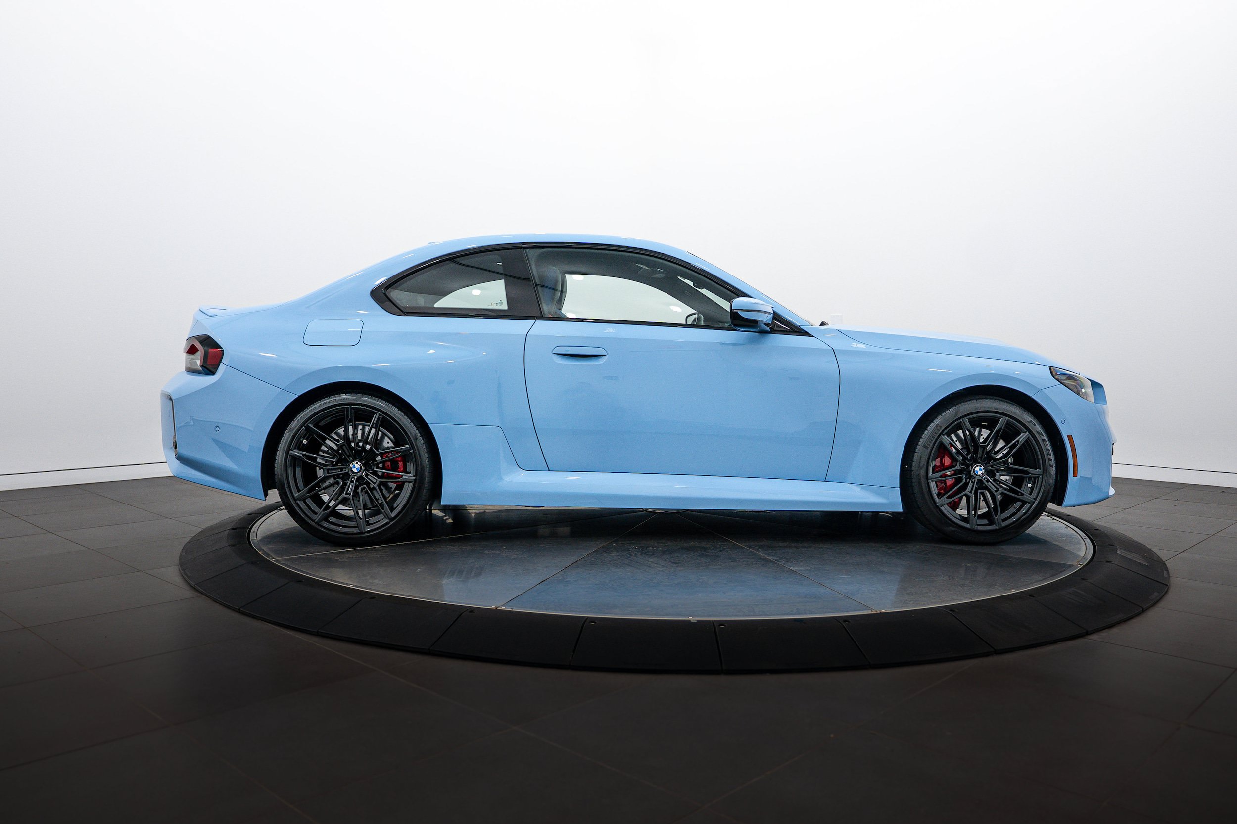 Used 2023 BMW M2 RWD image 3