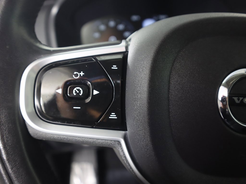 Used 2022 Volvo XC90 T5 Momentum w/ Climate Package image 30