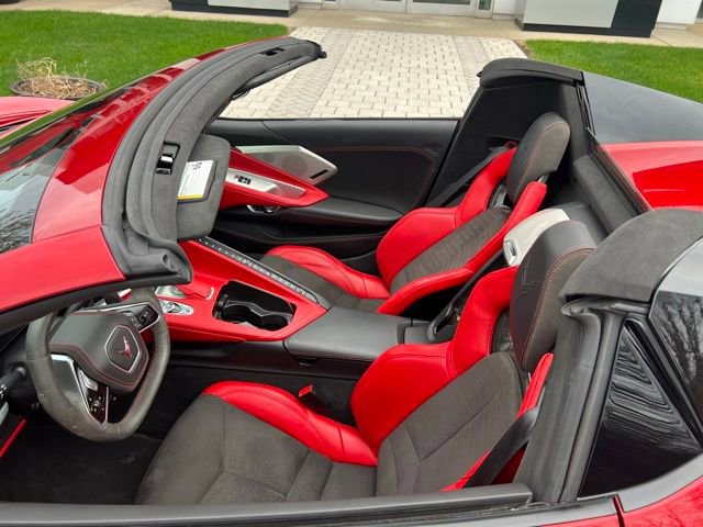 Used 2021 Chevrolet Corvette Stingray Premium Conv w/ Z51 Performance Package RWD image 14