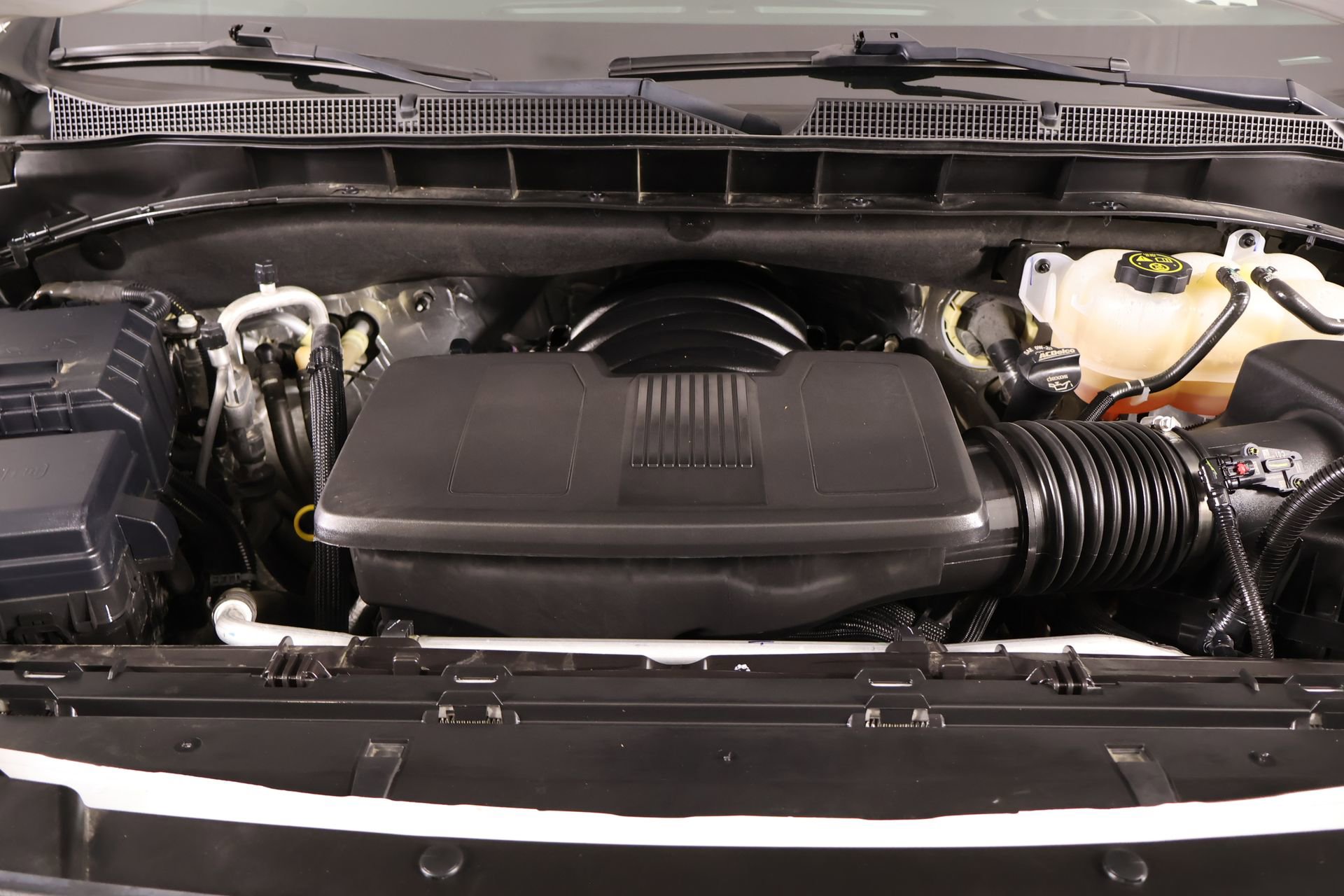 Used 2024 Chevrolet Suburban RST w/ Luxury Package RWD image 20
