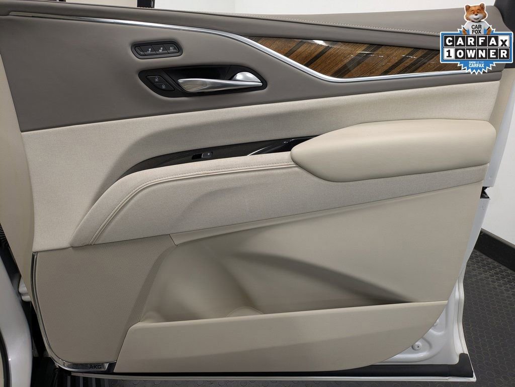 Used 2022 Cadillac Escalade Premium Luxury Platinum w/ Heavy-Duty Trailer Package image 28