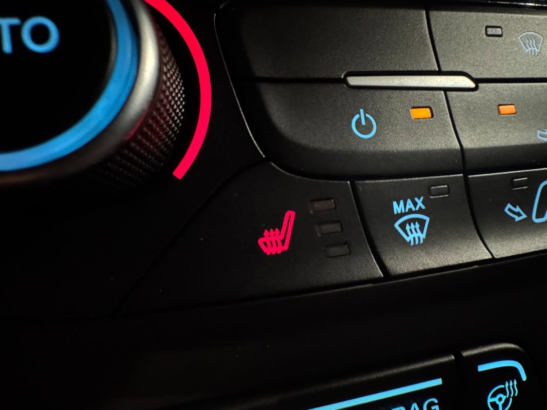 Used 2018 Ford Escape Titanium w/ Ford Safe & Smart Package image 23