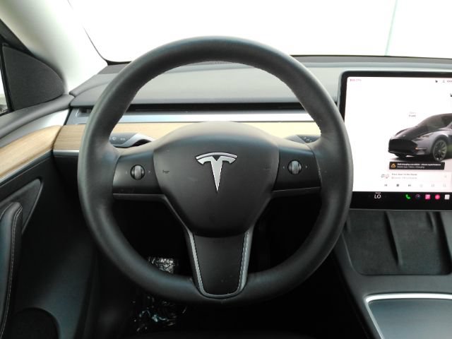 Used 2023 Tesla Model Y AWD image 31