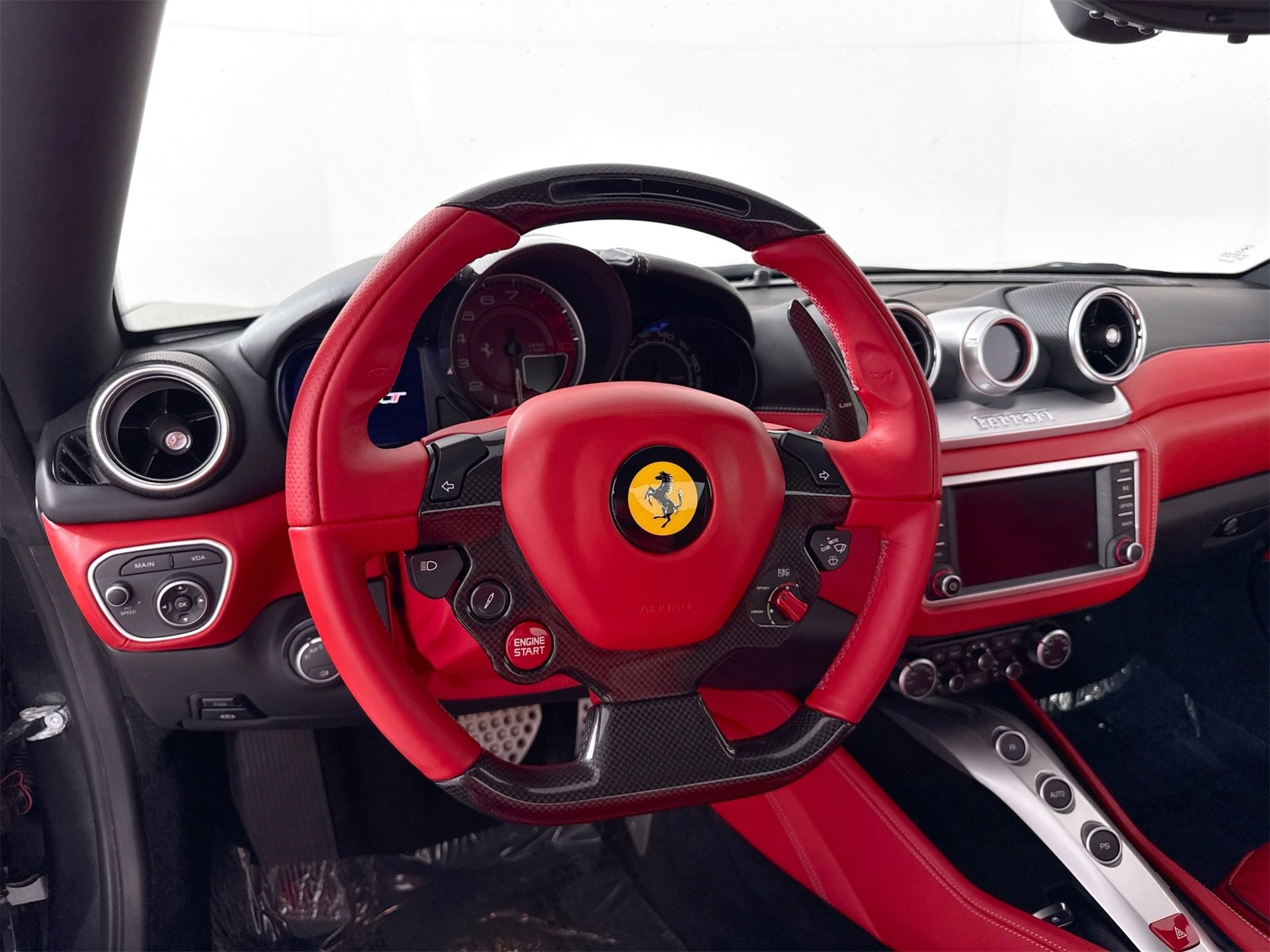 Certified 2017 Ferrari California T image 10