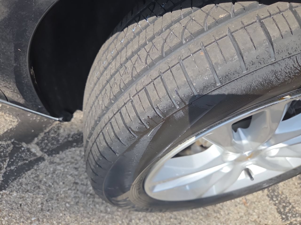 Used 2018 Chevrolet Malibu LT FWD image 12