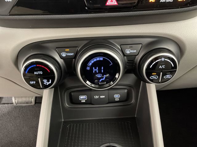 Certified 2025 Hyundai Venue SEL image 24