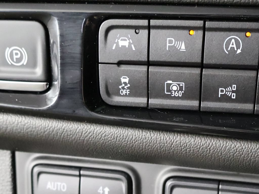 Used 2025 GMC Yukon Denali AWD/4WD image 45