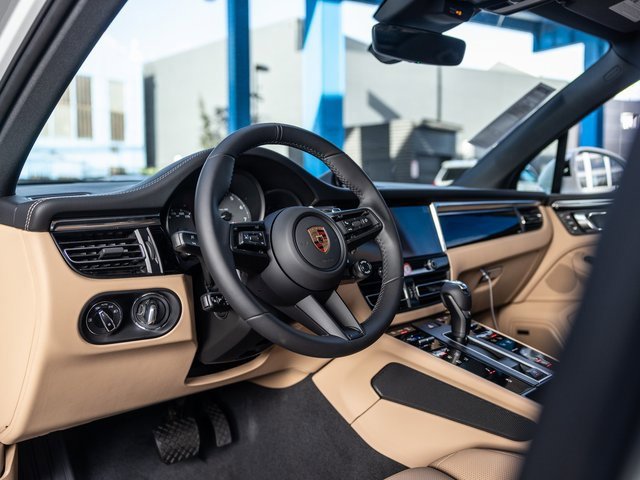 New 2026 Porsche Macan S image 4