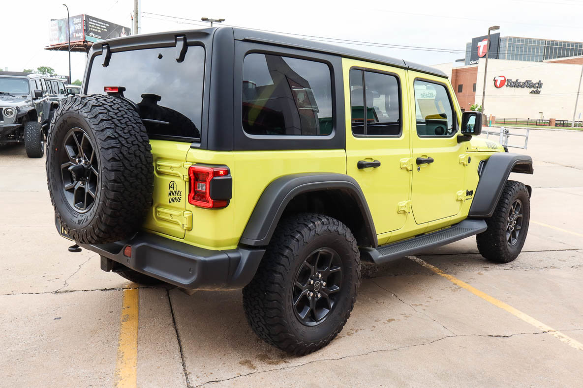 Used 2024 Jeep Wrangler Willys AWD/4WD image 5