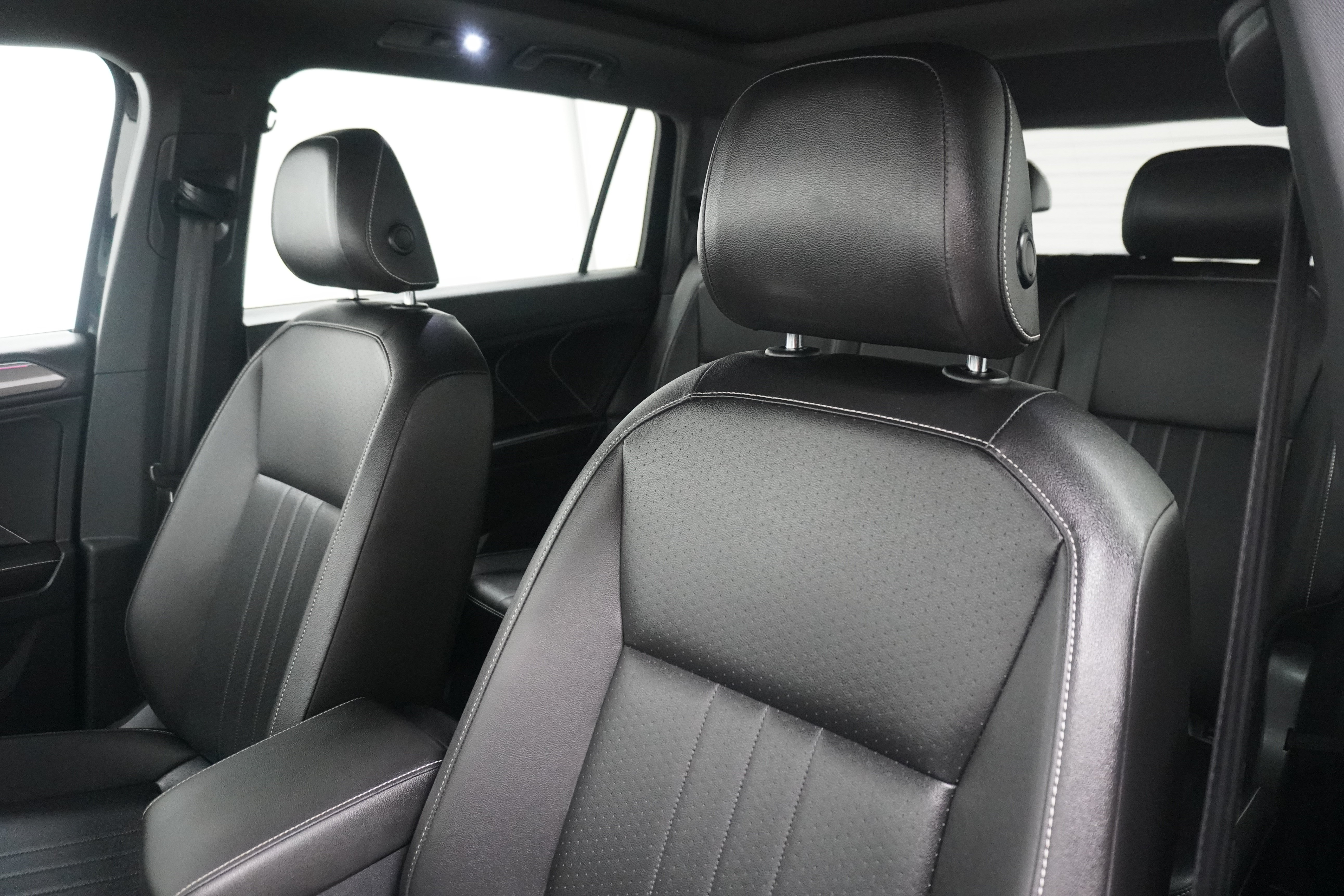 Used 2022 Volkswagen Tiguan SE R-Line AWD/4WD image 11