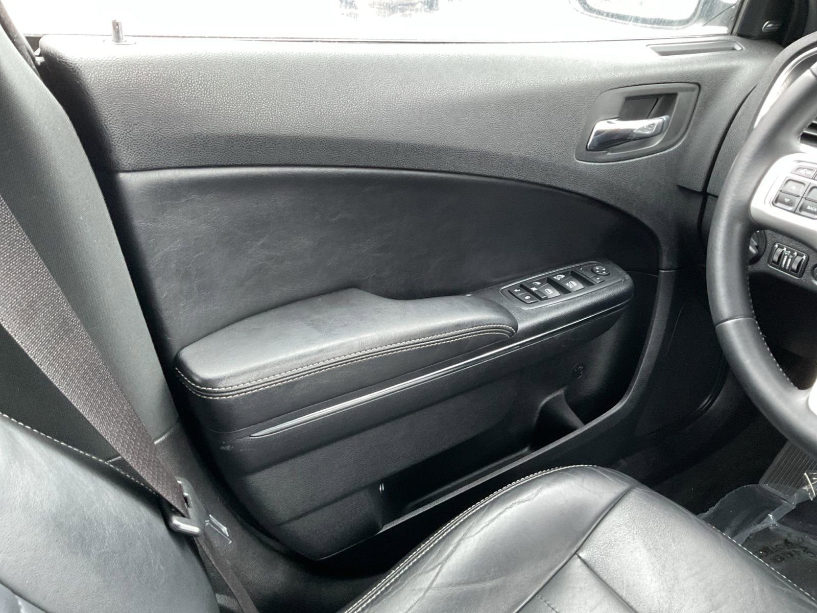 Used 2013 Dodge Charger SXT Plus image 17