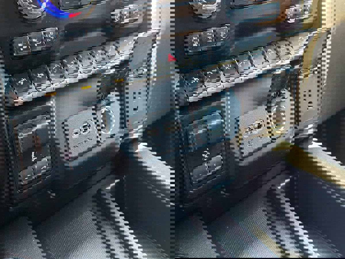 Used 2021 GMC Sierra 1500 AT4 w/ AT4 Value Package image 43