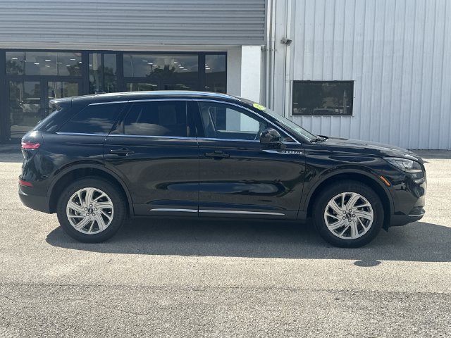 Certified 2022 Lincoln Corsair FWD image 6