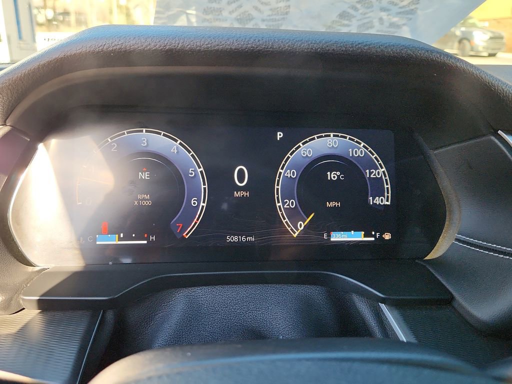 Used 2024 Jeep Grand Cherokee L Laredo image 16