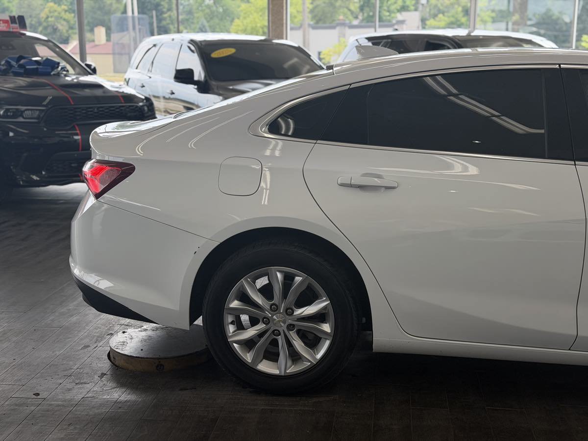 Used 2019 Chevrolet Malibu LT FWD image 5